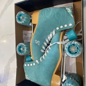 Candi Girl Teal Roller Skates with White Laces